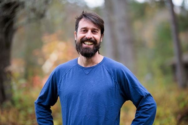 Rachel Stark headshot